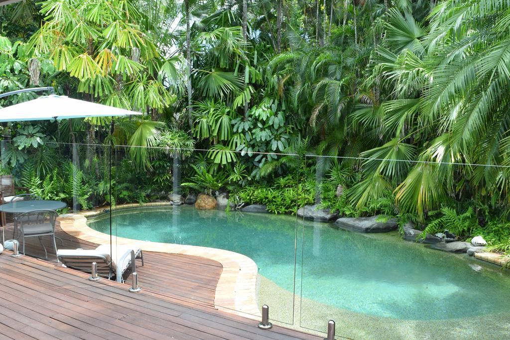 South Pacific 4* Clifton Beach